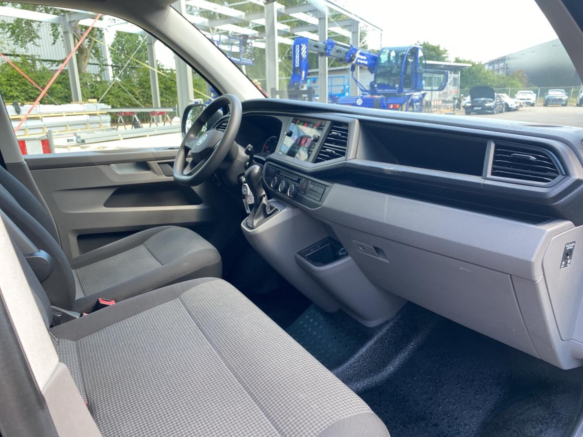 Volkswagen T6.1 Transporter Kasten langer Radstand