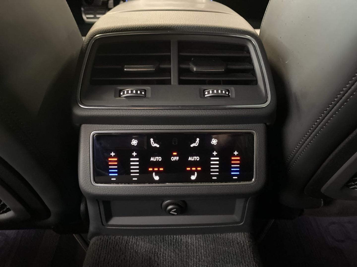 Bild über Audi S6 Avant TDI quattro tiptronic - für weitere Informationen kontaktieren Sie den Audi Partner