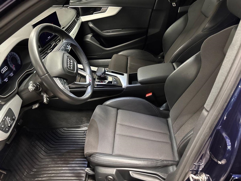Bild som visar Audi A4 Avant A4 Avant 40 TFSI quattro S line 204 hk S tronic - för mer information kontakta din Audi Partner