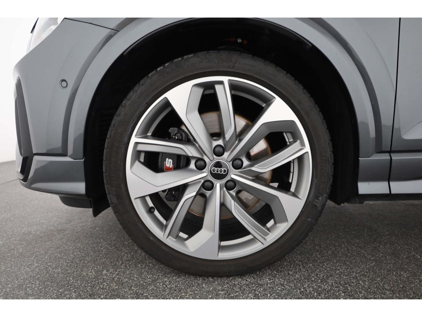 Bild über Audi SQ2 TFSI quattro S tronic - für weitere Informationen kontaktieren Sie den Audi Partner