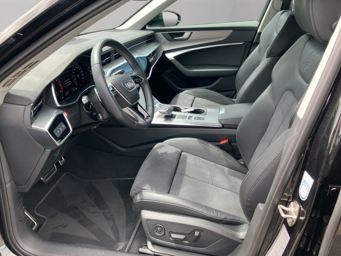Bild über Audi S6 Avant TDI quattro tiptronic - für weitere Informationen kontaktieren Sie den Audi Partner