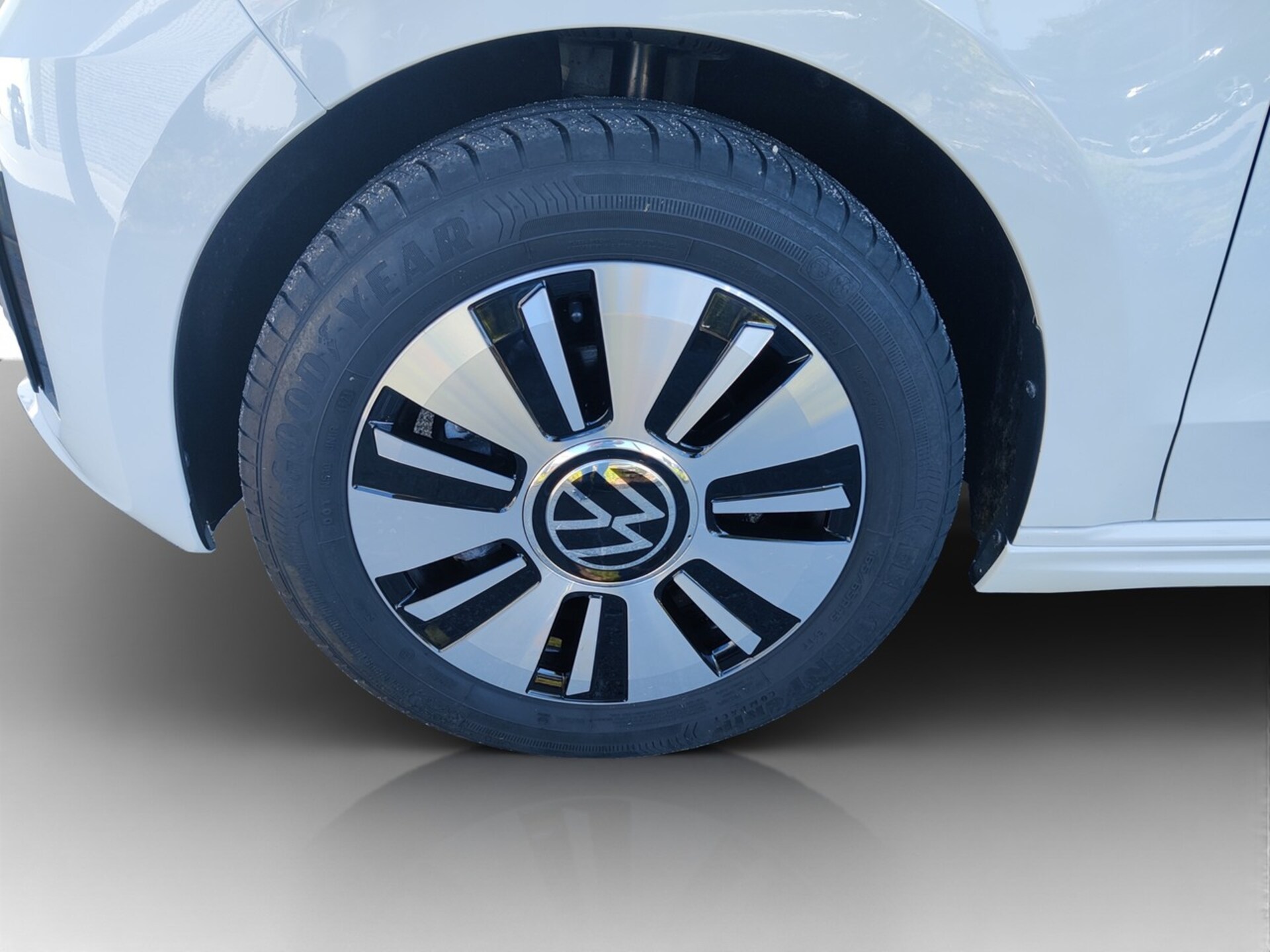 Volkswagen e-up! Style "Plus"