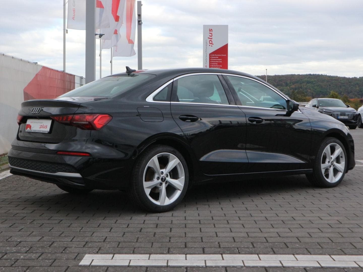 Bild über Audi A3 Limousine TDI S tronic - für weitere Informationen kontaktieren Sie den Audi Partner