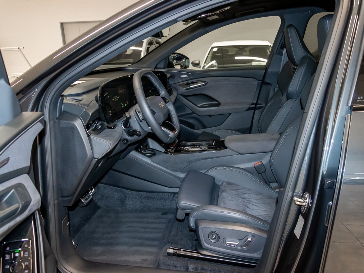 Image about Audi Q6 SUV e-tron e-tron quattro