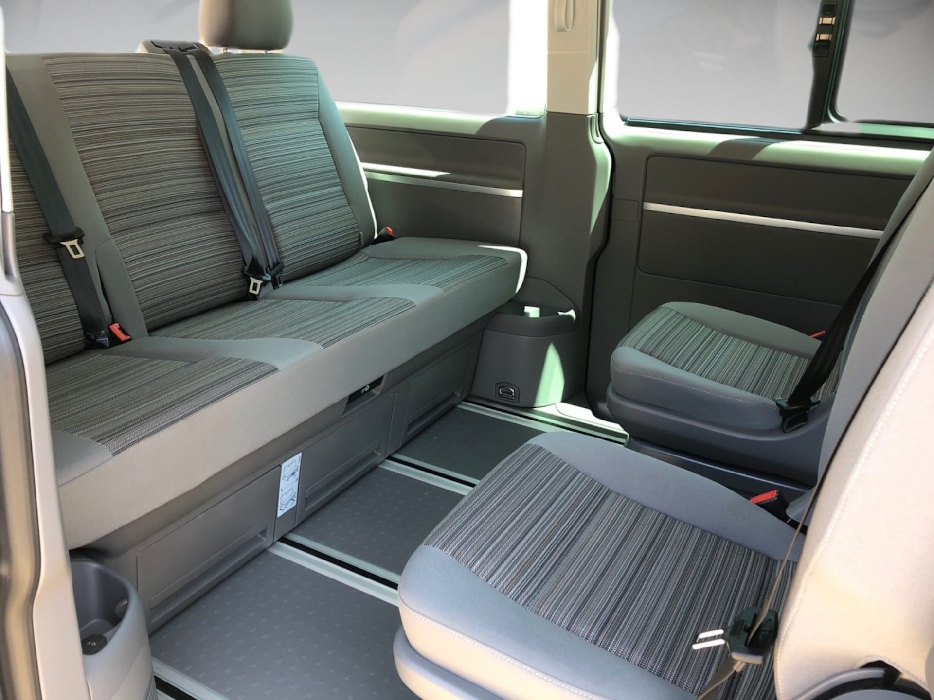 Volkswagen T6.1 California Beach