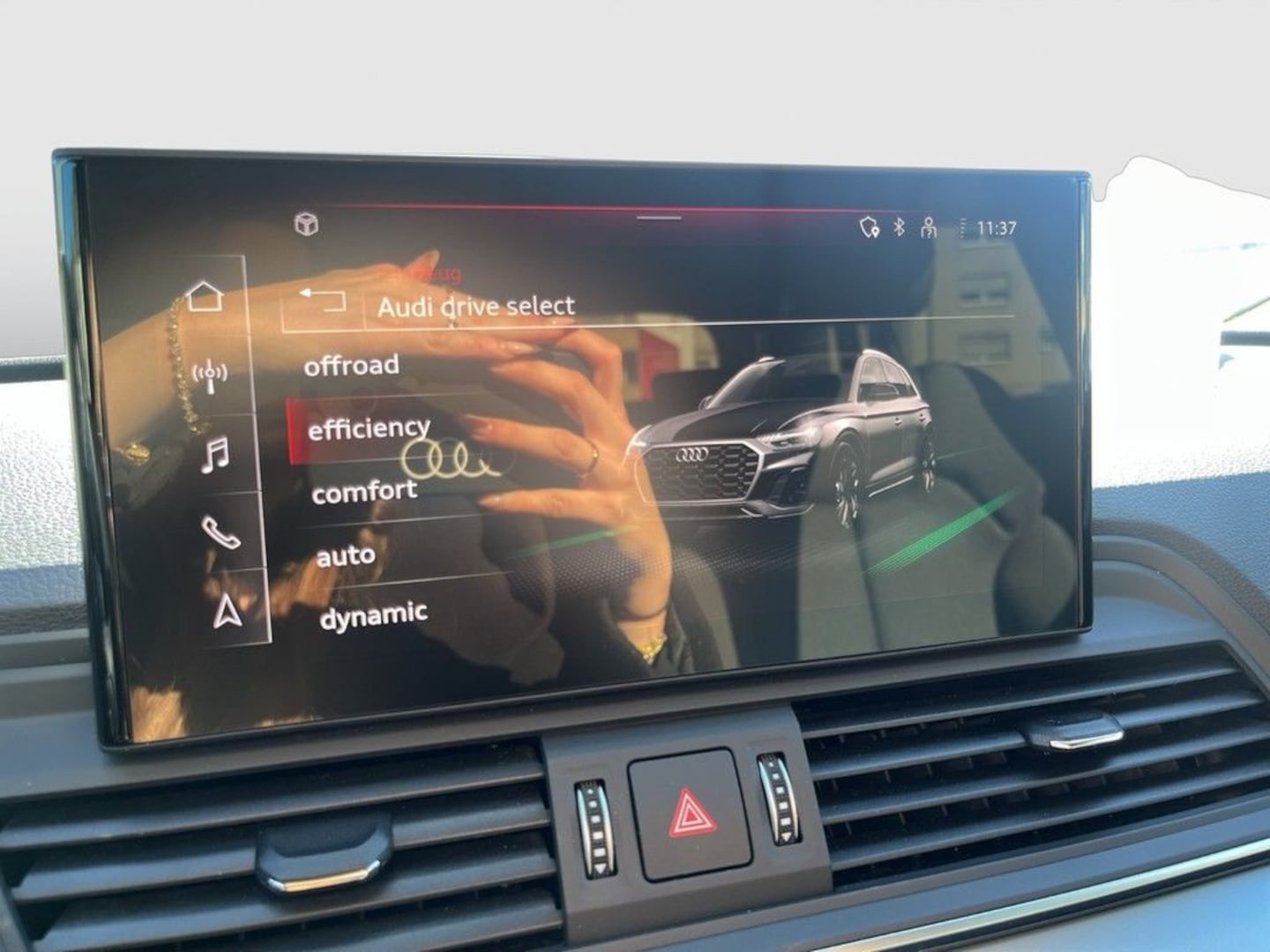 Bild über Audi Q5 TFSI e S line 50 TFSI e quattro S tronic - für weitere Informationen kontaktieren Sie den Audi Partner