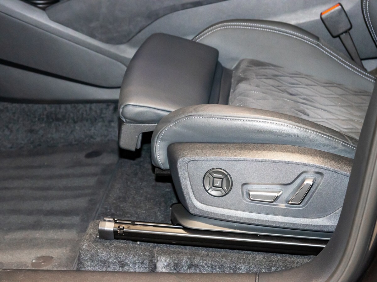 Image about Audi Q6 SUV e-tron e-tron quattro