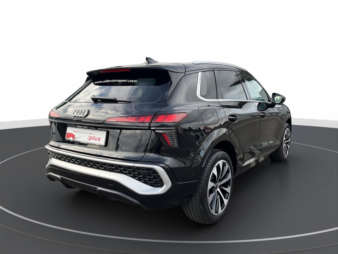 Bild über Audi Q3 SUV TFSI 110 kW S tronic - für weitere Informationen kontaktieren Sie den Audi Partner