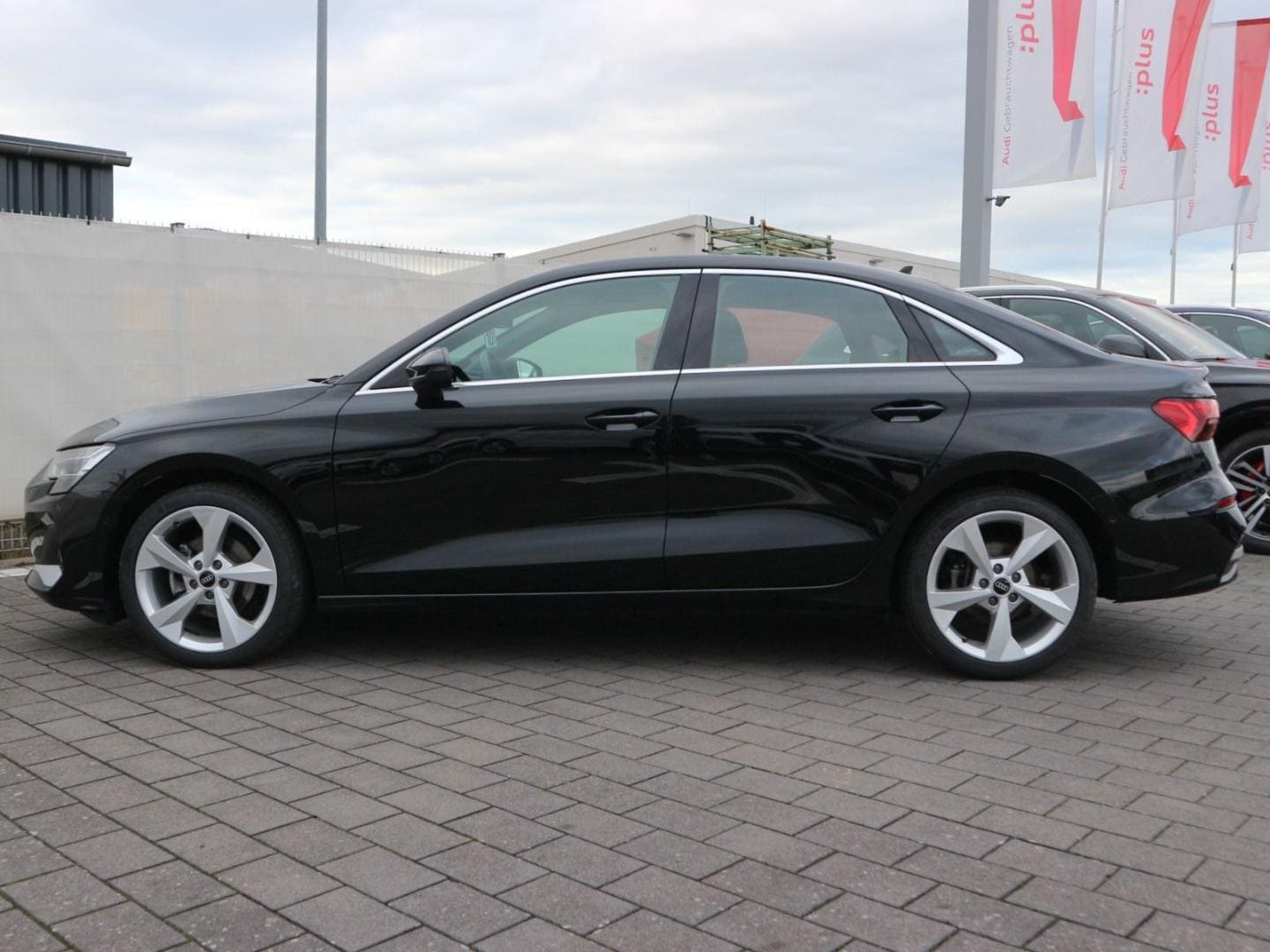 Bild über Audi A3 Limousine TDI S tronic - für weitere Informationen kontaktieren Sie den Audi Partner