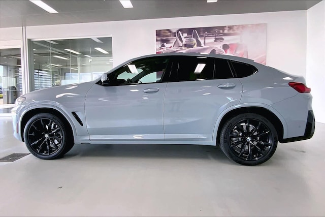 2023 BMW X4