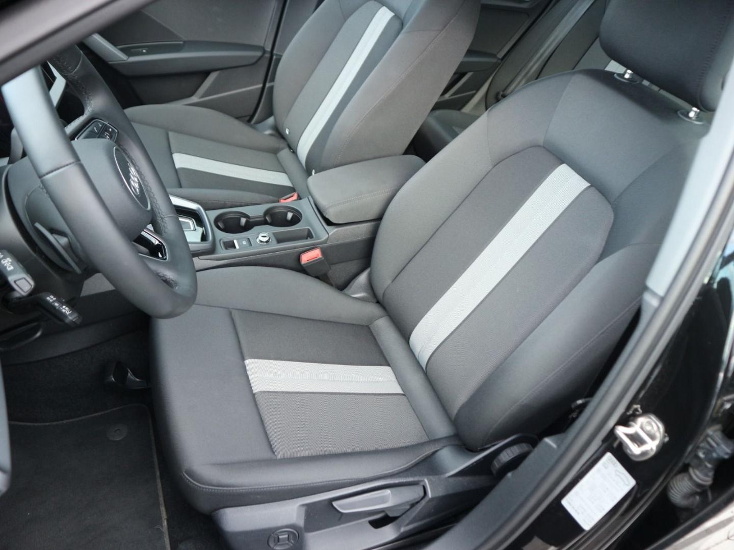Bild über Audi A3 Limousine TDI S tronic - für weitere Informationen kontaktieren Sie den Audi Partner