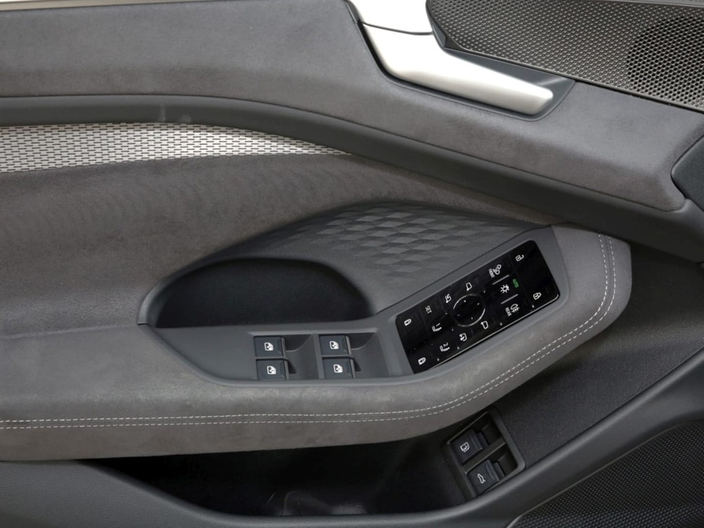 Bild über Audi A6 Avant e-hybrid e-hybrid quattro 220 kW S tronic - für weitere Informationen kontaktieren Sie den Audi Partner