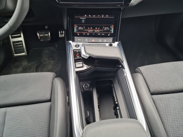 Image about Audi Q8 e-tron S line 55 e-tron quattro