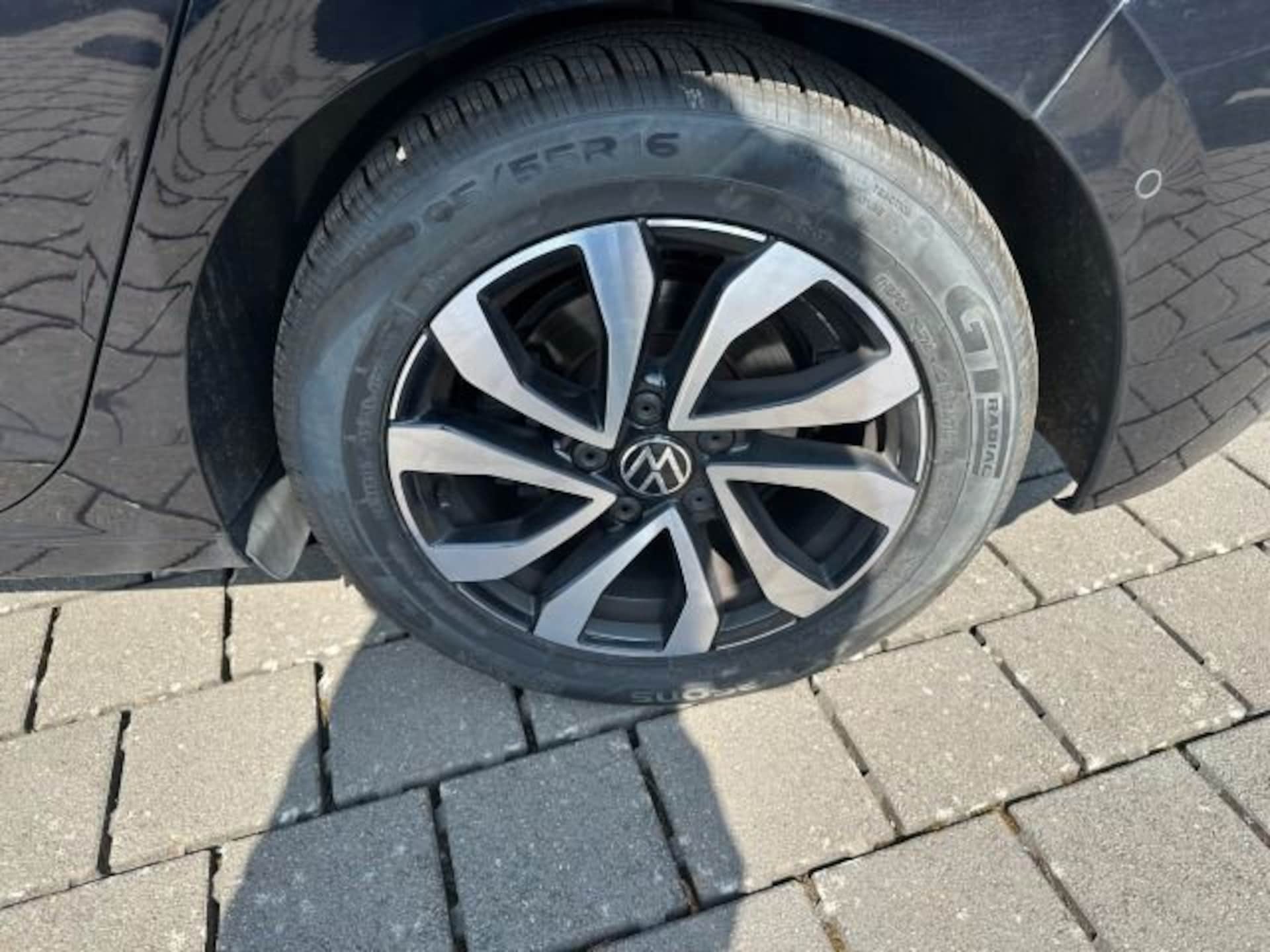 Volkswagen Golf Active