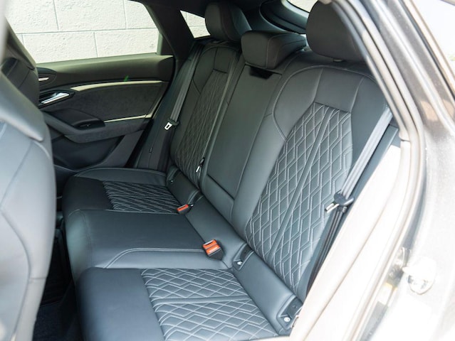 2027 Audi SQ6 Sportback e-tron Premium Plus - Photo 9
