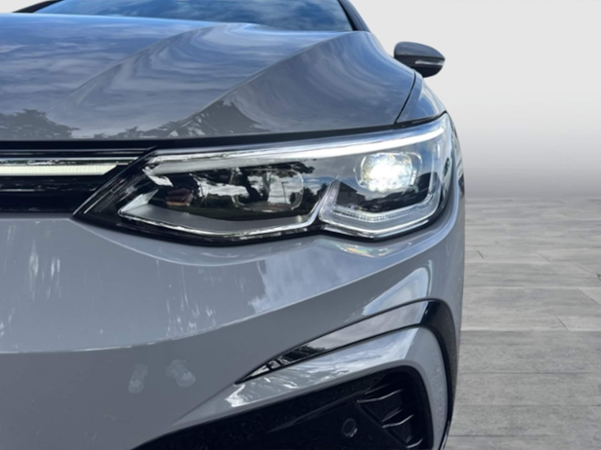 Volkswagen Golf R-Line