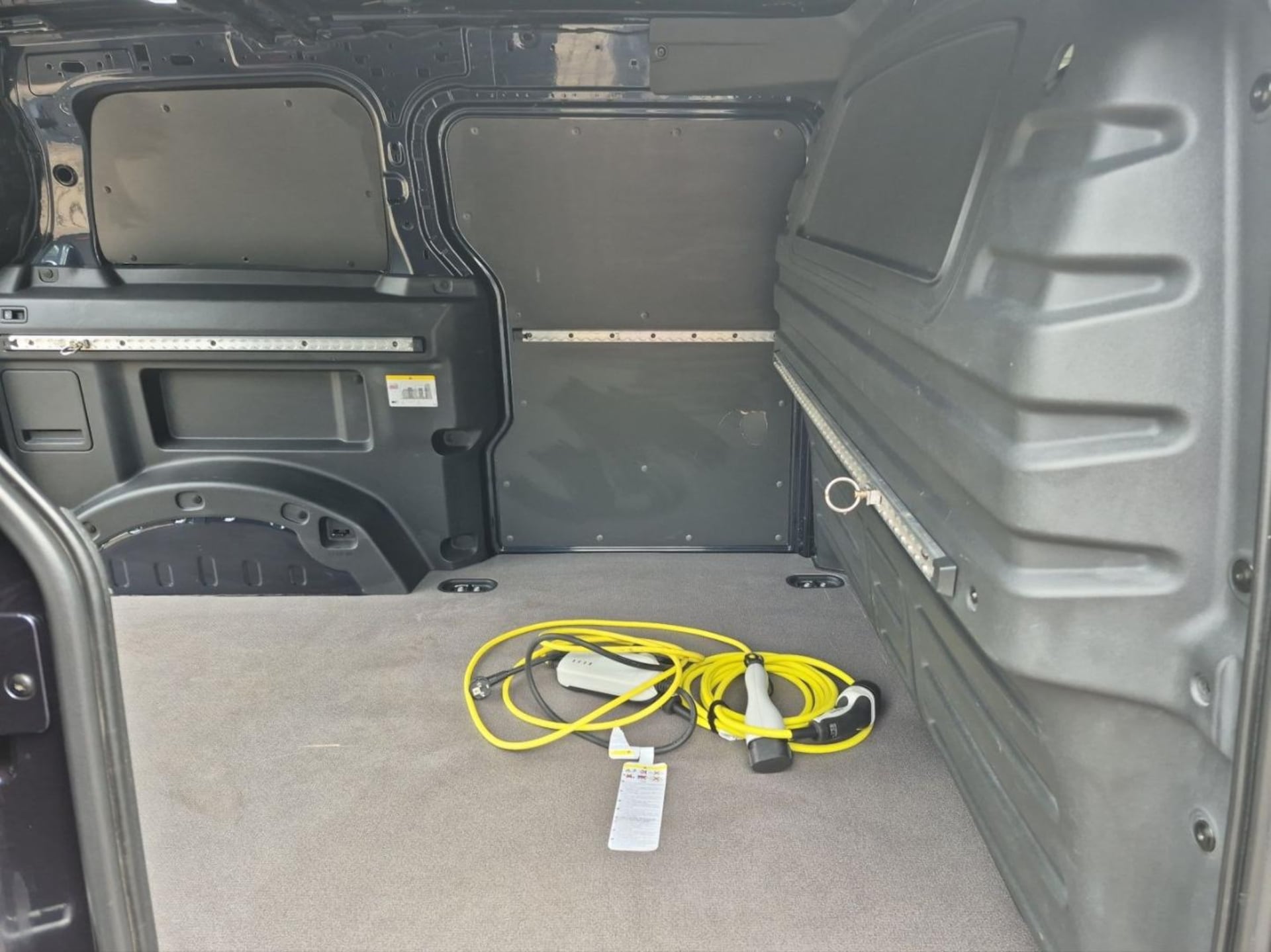 Volkswagen ID. Buzz Cargo Basis-Modell