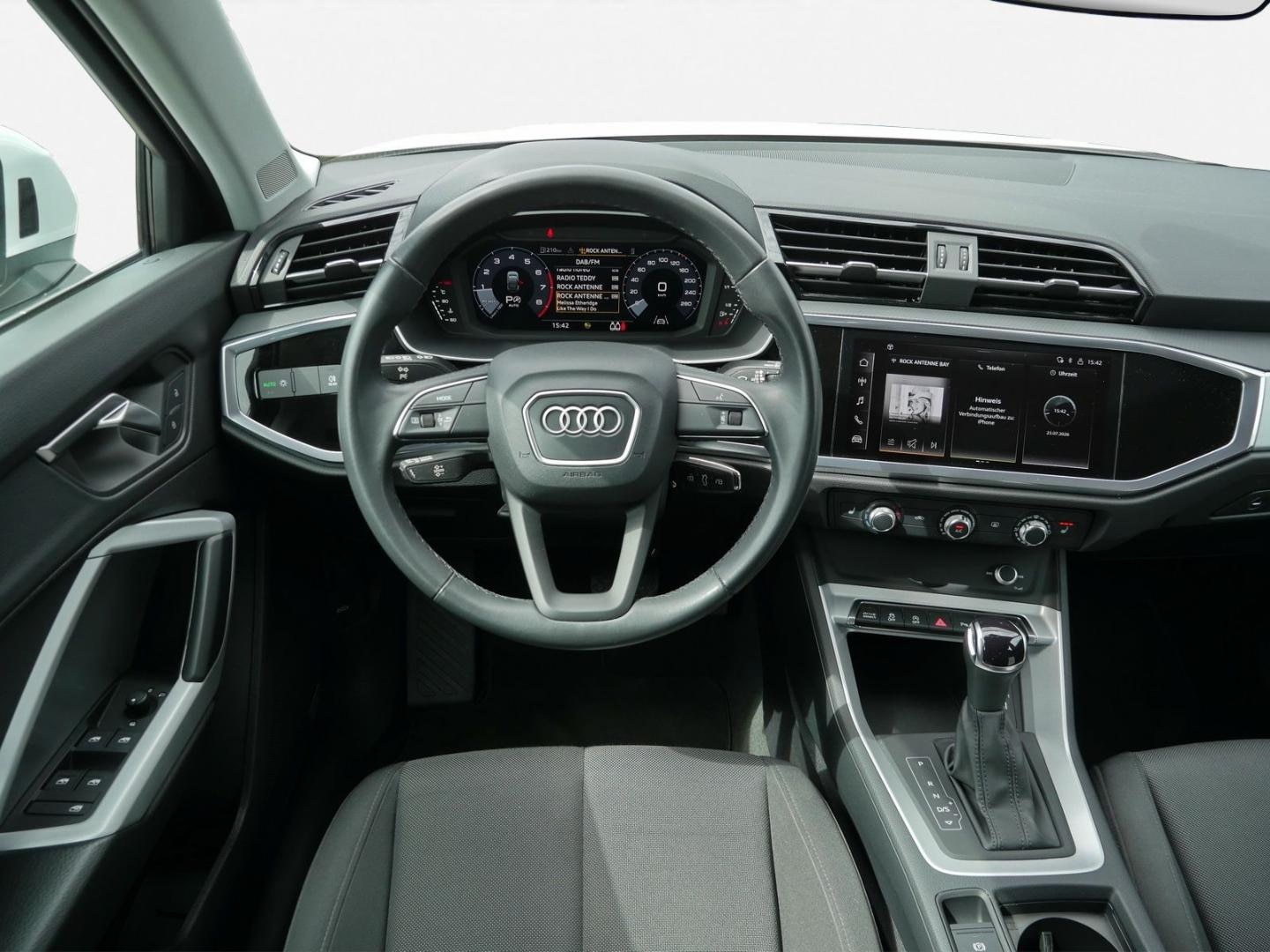 Bild über Audi Q3 Sportback S line 40 TFSI quattro S tronic - für weitere Informationen kontaktieren Sie den Audi Partner