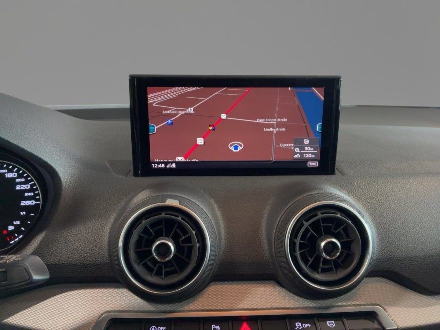 Bild über Audi Q2 S line 35 TFSI S tronic - für weitere Informationen kontaktieren Sie den Audi Partner