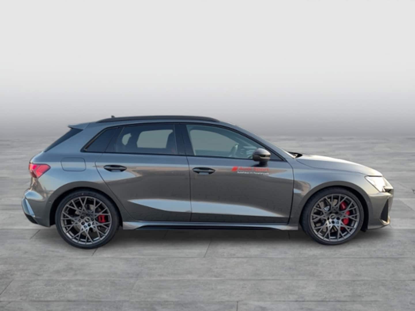Bild über Audi RS 3 Sportback TFSI quattro 294 kW S tronic - für weitere Informationen kontaktieren Sie den Audi Partner