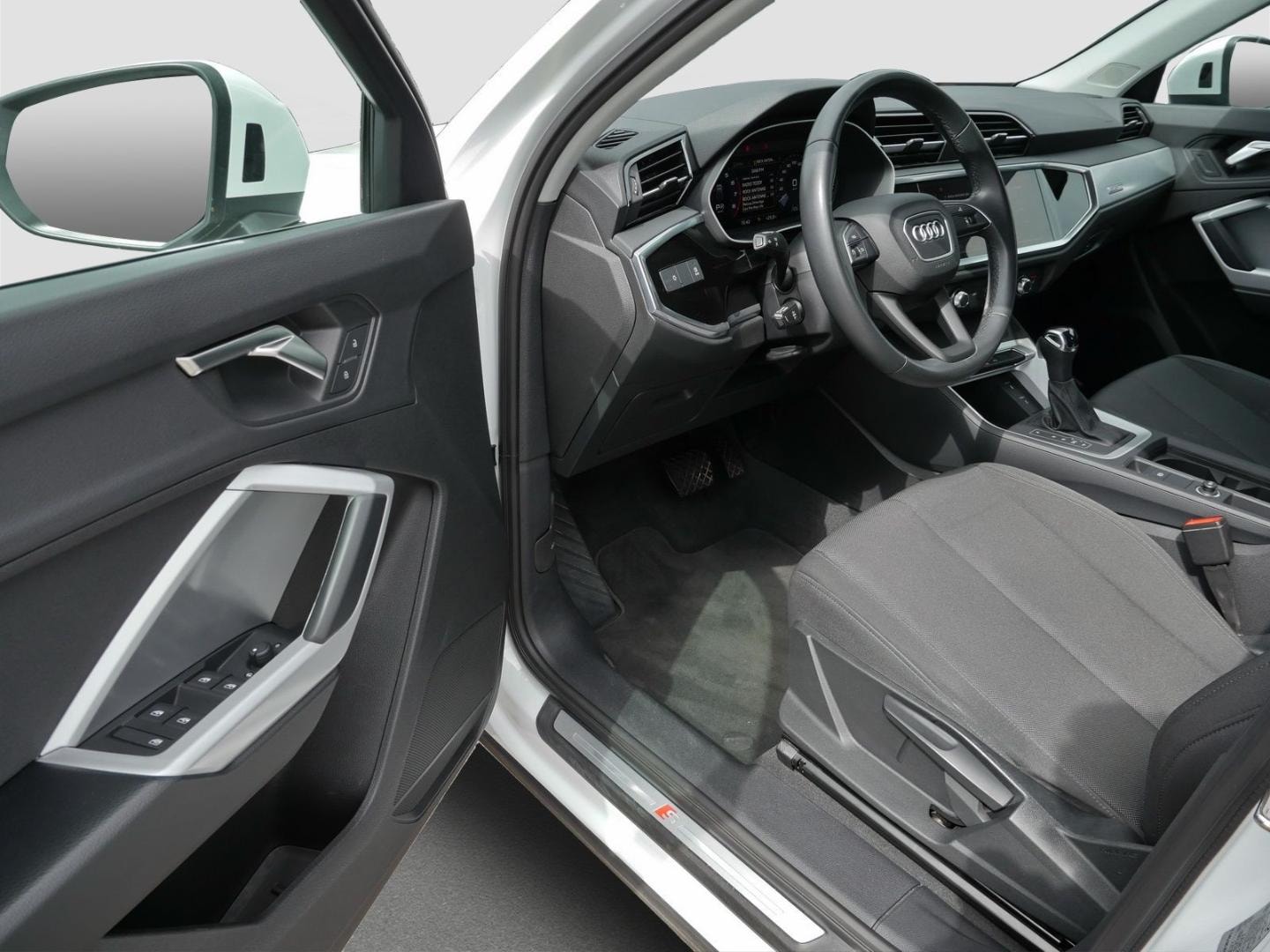 Bild über Audi Q3 Sportback S line 40 TFSI quattro S tronic - für weitere Informationen kontaktieren Sie den Audi Partner