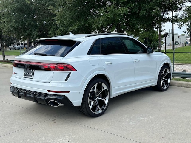 2026 Audi RS Q8 SUV performance