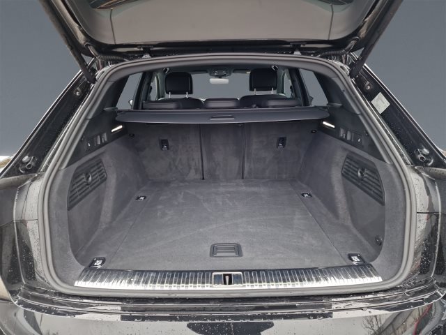 Image about Audi Q8 e-tron S line 55 e-tron quattro