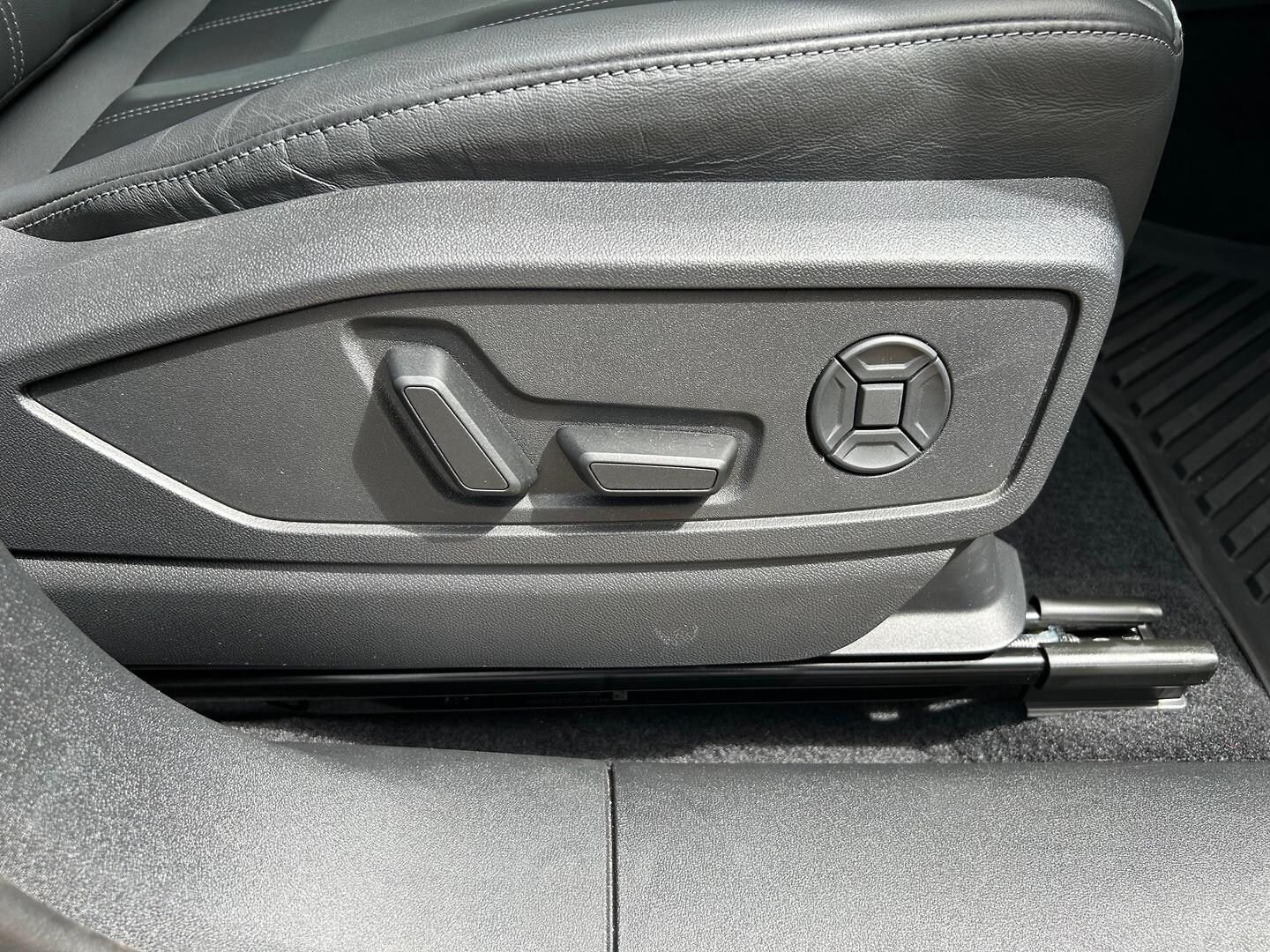 Image about Audi Q5 Sportback TDI quattro 150 kW