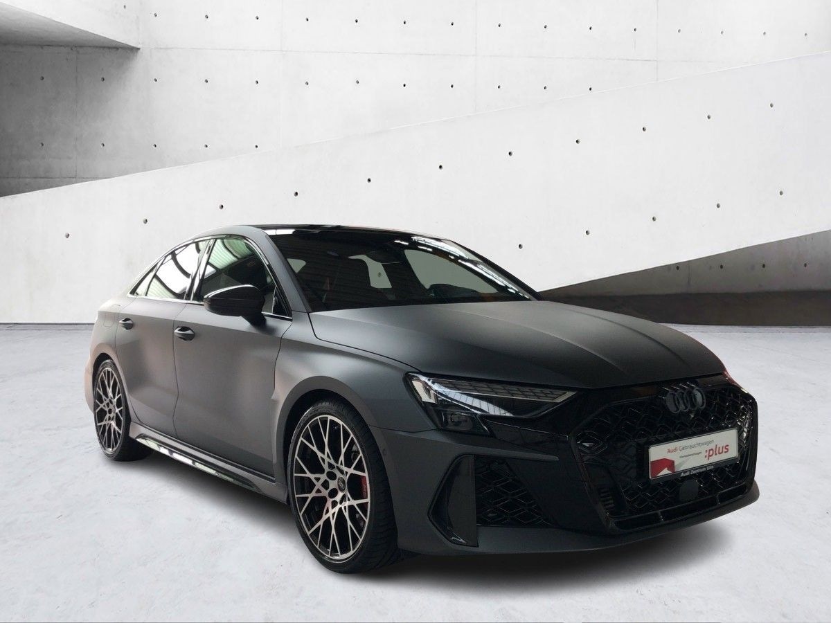 Image about Audi RS 3 Limousine TFSI quattro S tronic
