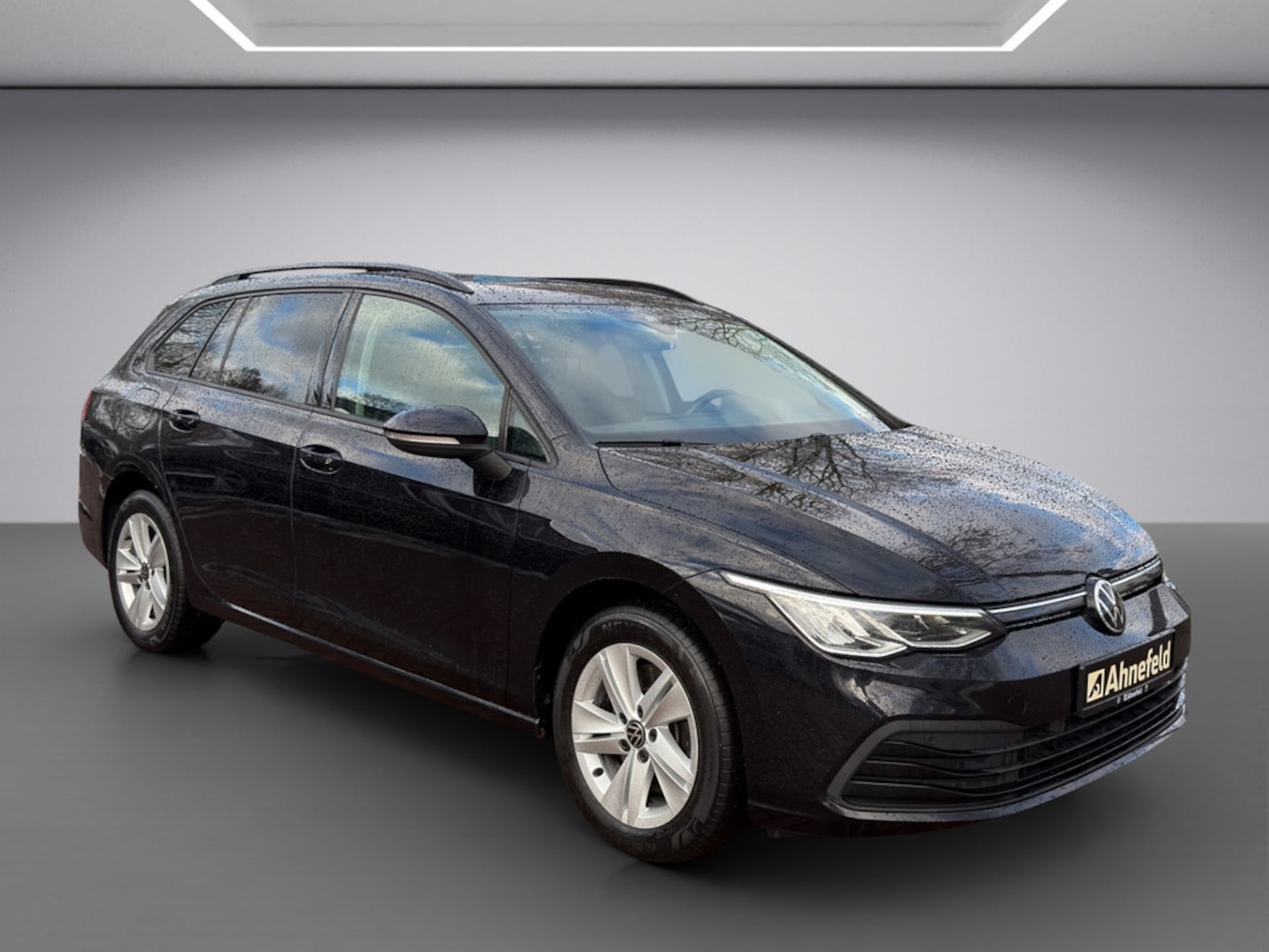Volkswagen Golf Variant Life