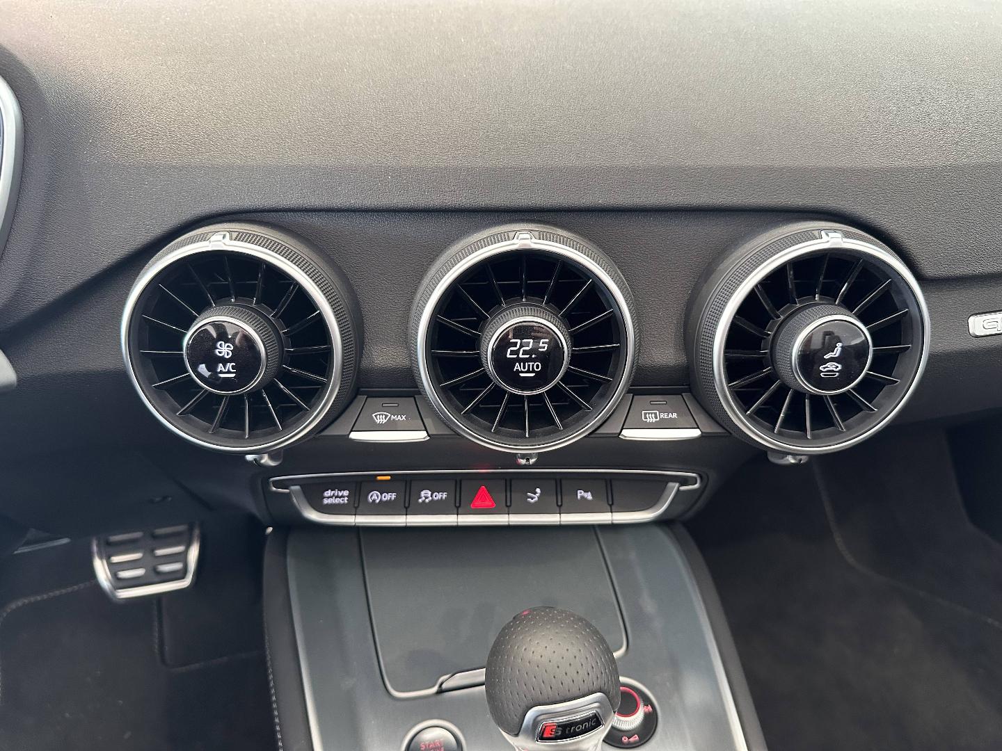 Image about Audi TT Roadster S line 45 TFSI quattro 180 kW (245 ch) S tronic