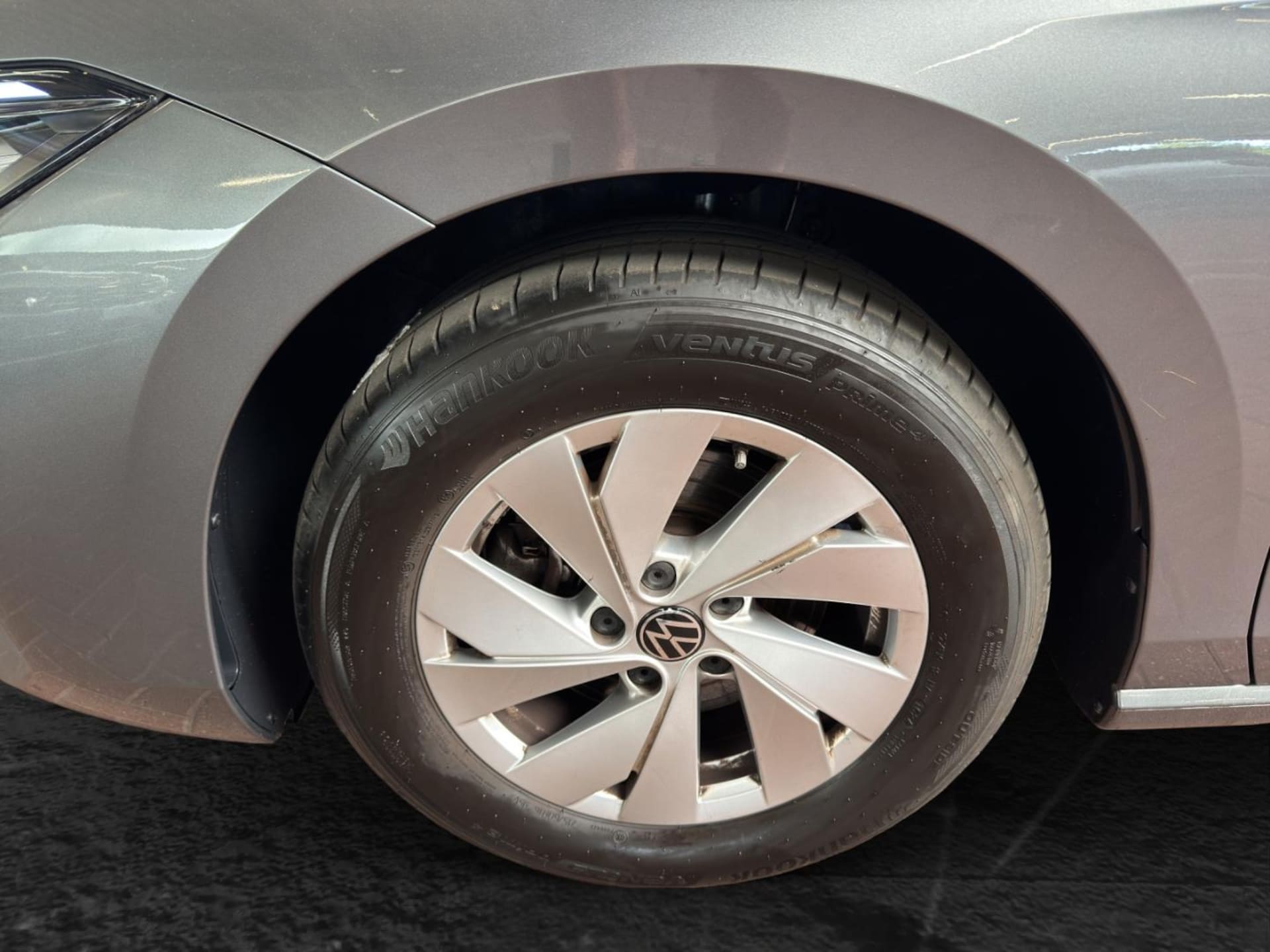 Volkswagen Passat Basis-Modell