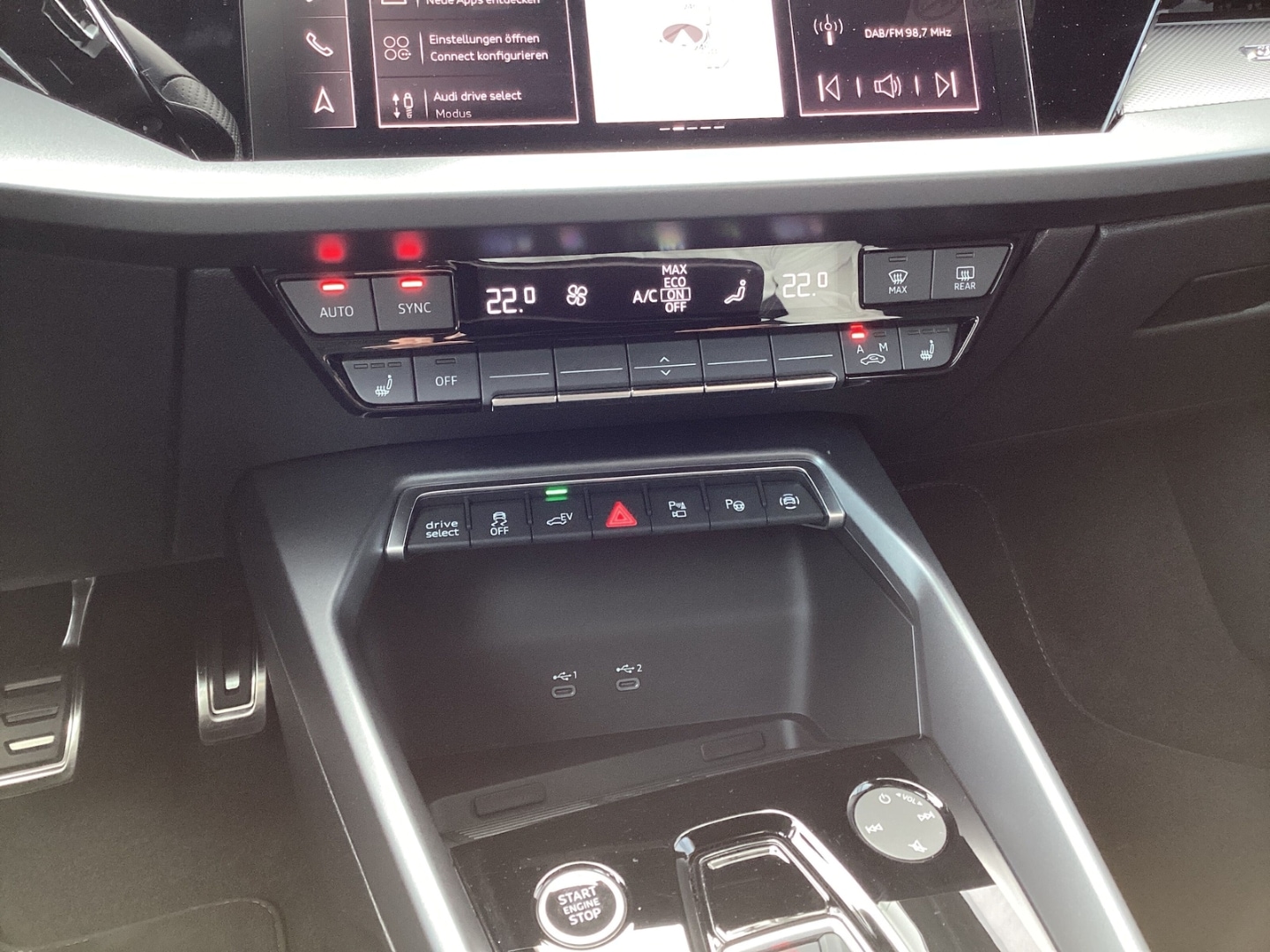 Bild über Audi A3 Sportback TFSI e S line 40 TFSI e S tronic - für weitere Informationen kontaktieren Sie den Audi Partner