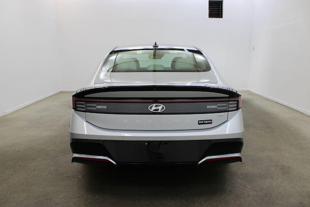 2025 Hyundai Sonata Hybrid