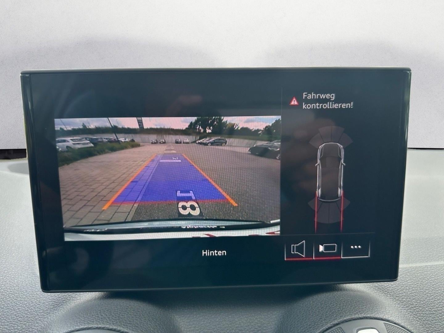 Bild über Audi Q2 advanced 35 TFSI S tronic - für weitere Informationen kontaktieren Sie den Audi Partner