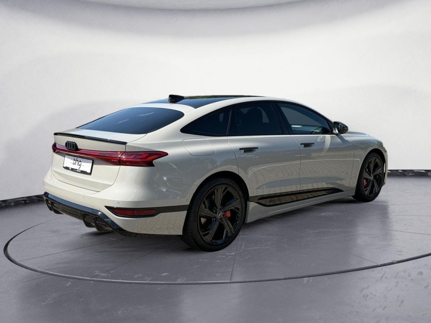 Bild über Audi S6 Sportback e-tron e-tron quattro 370 kW - für weitere Informationen kontaktieren Sie den Audi Partner