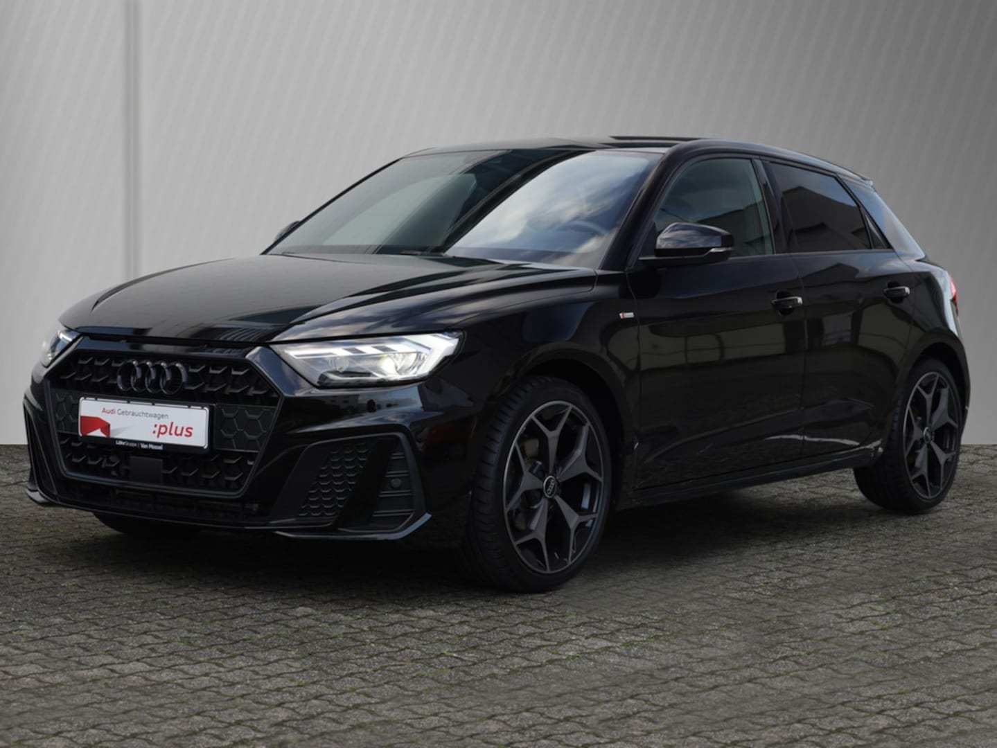 Bild über Audi A1 Sportback S line 35 TFSI S tronic - für weitere Informationen kontaktieren Sie den Audi Partner