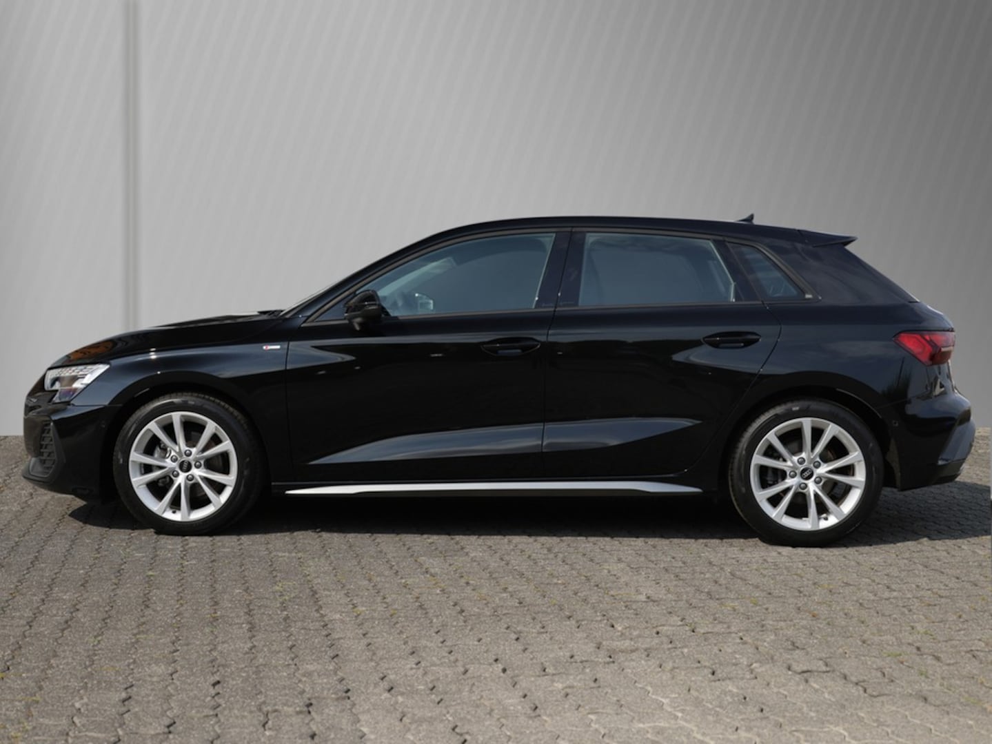 Bild über Audi A3 Sportback S line 35 TDI S tronic - für weitere Informationen kontaktieren Sie den Audi Partner