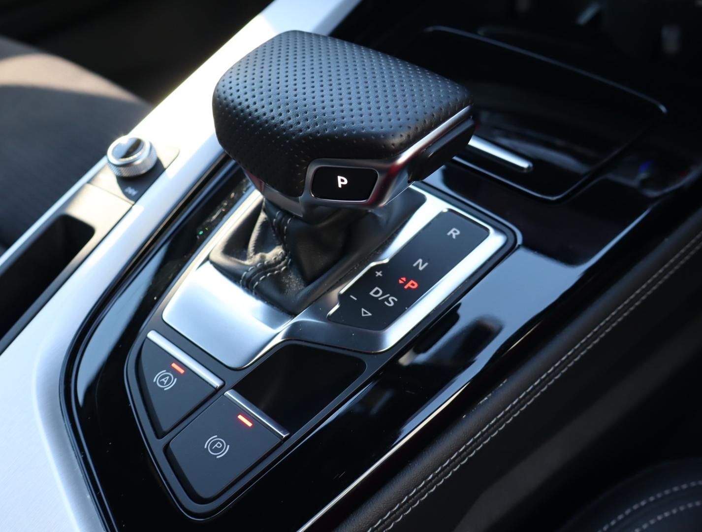 Image about Audi A4 Avant 35 TDI S line