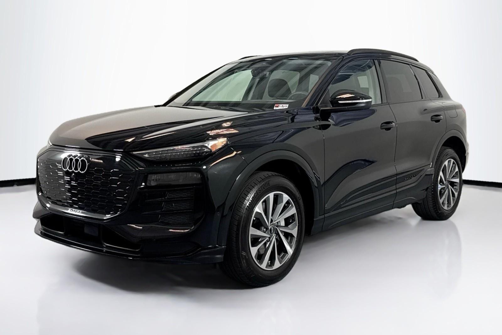 2025 Audi Q6 e-tron Prestige quattro's photo