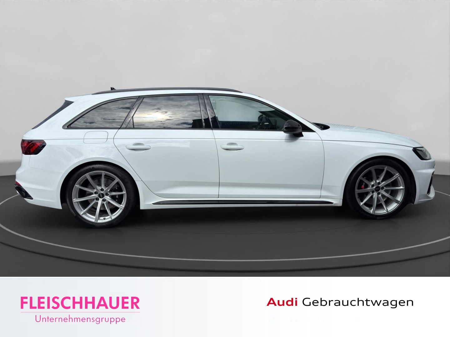 Bild über Audi RS 4 Avant TFSI quattro tiptronic - für weitere Informationen kontaktieren Sie den Audi Partner