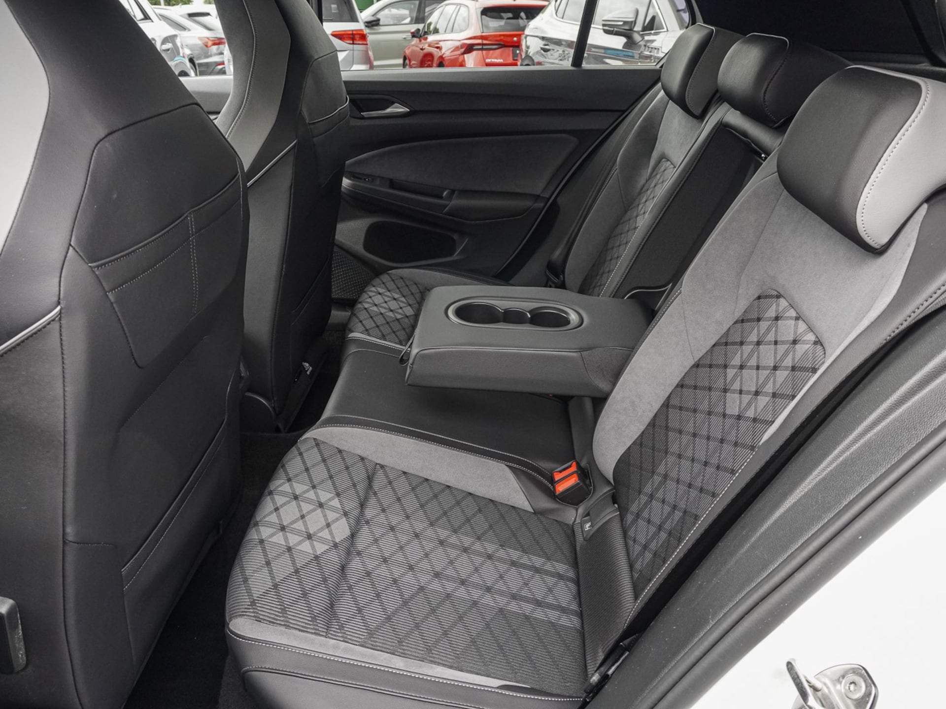 Volkswagen Golf R-Line