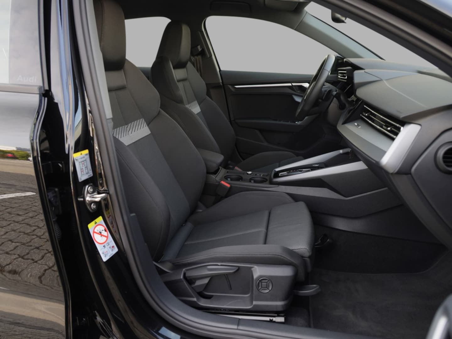 Bild über Audi A3 Sportback S line 35 TDI S tronic - für weitere Informationen kontaktieren Sie den Audi Partner