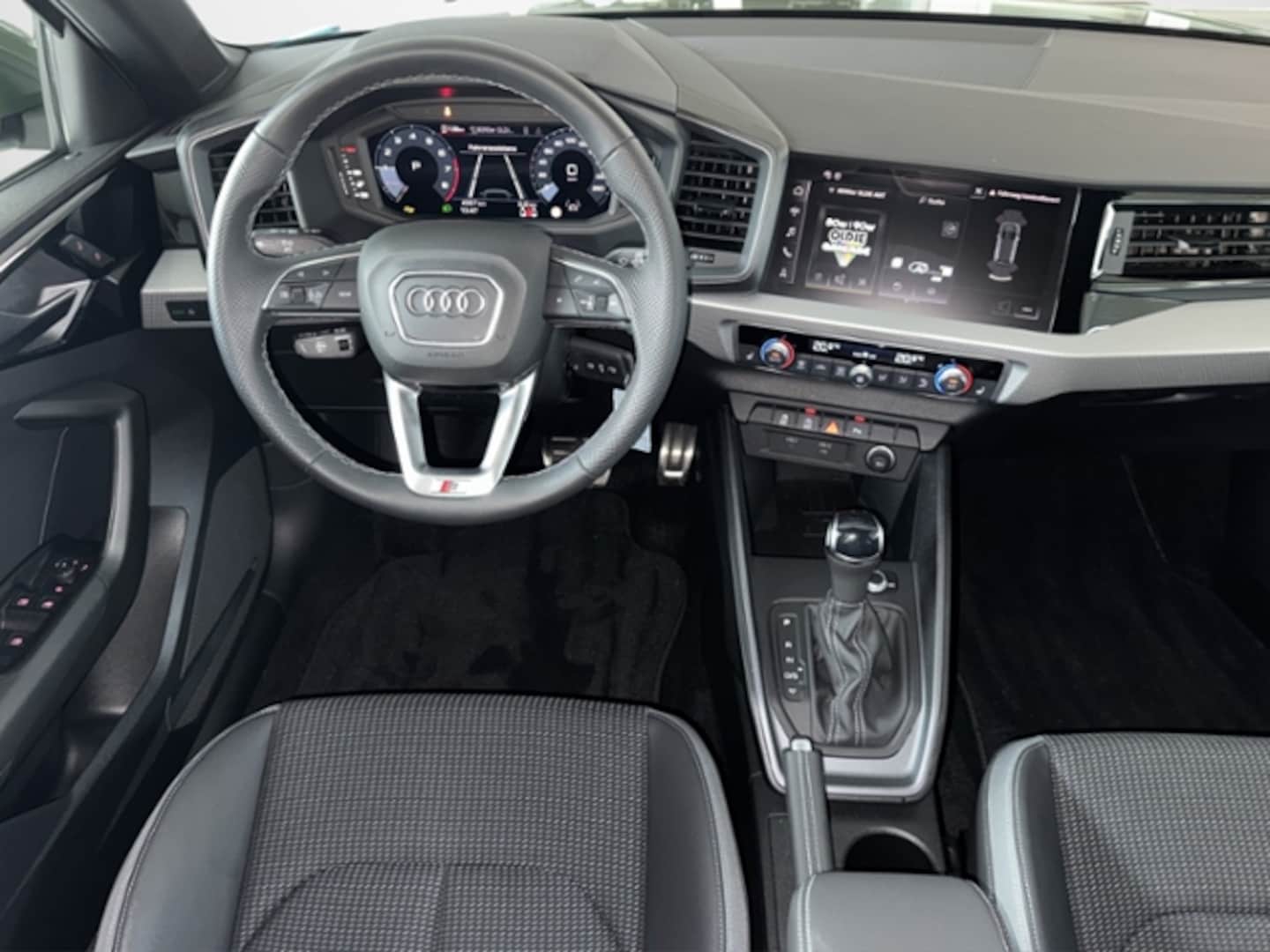 Bild über Audi A1 Sportback S line 25 TFSI S tronic - für weitere Informationen kontaktieren Sie den Audi Partner