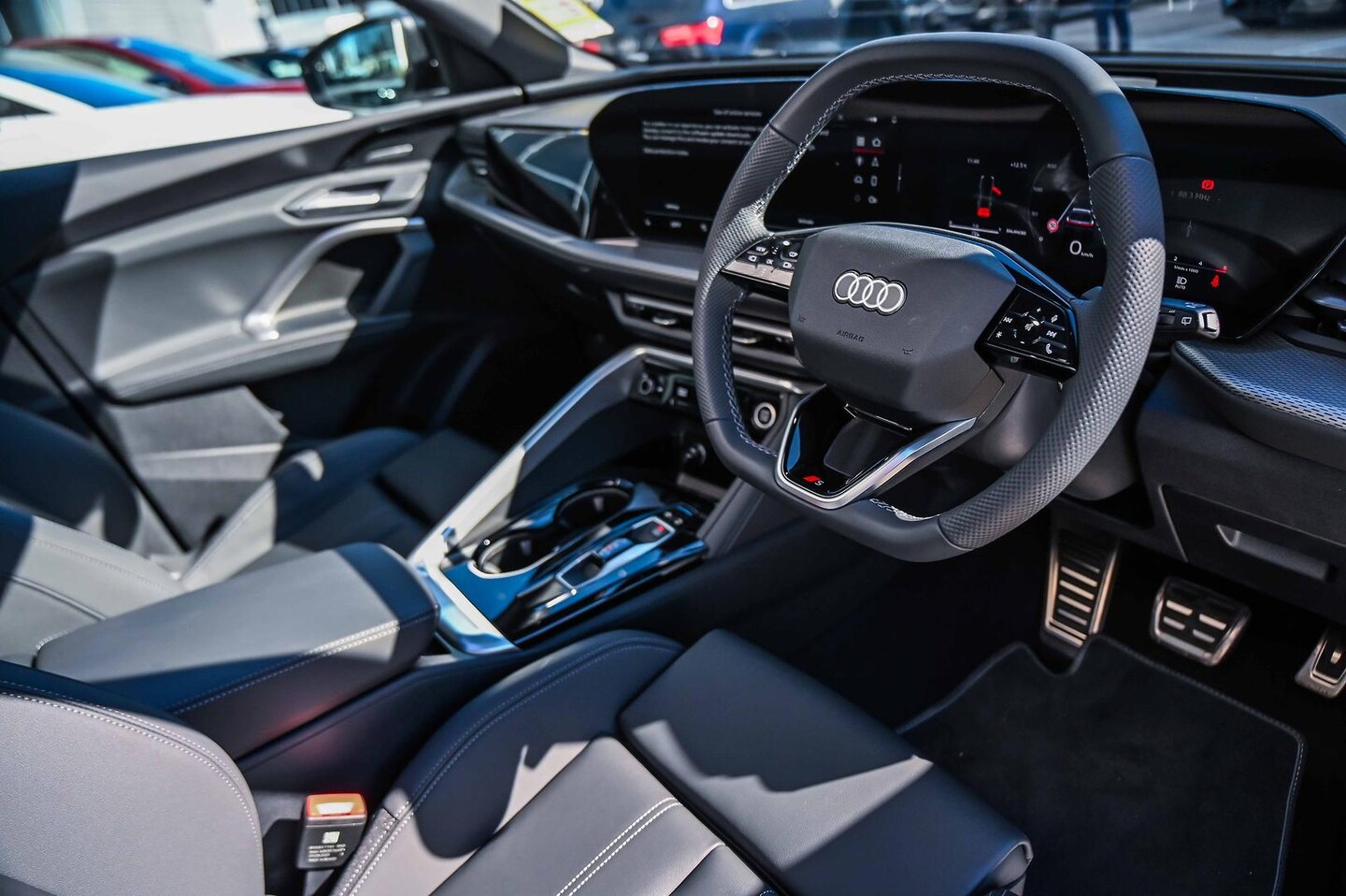 Image about Audi Q5 SUV TDI quattro 150 kW sport