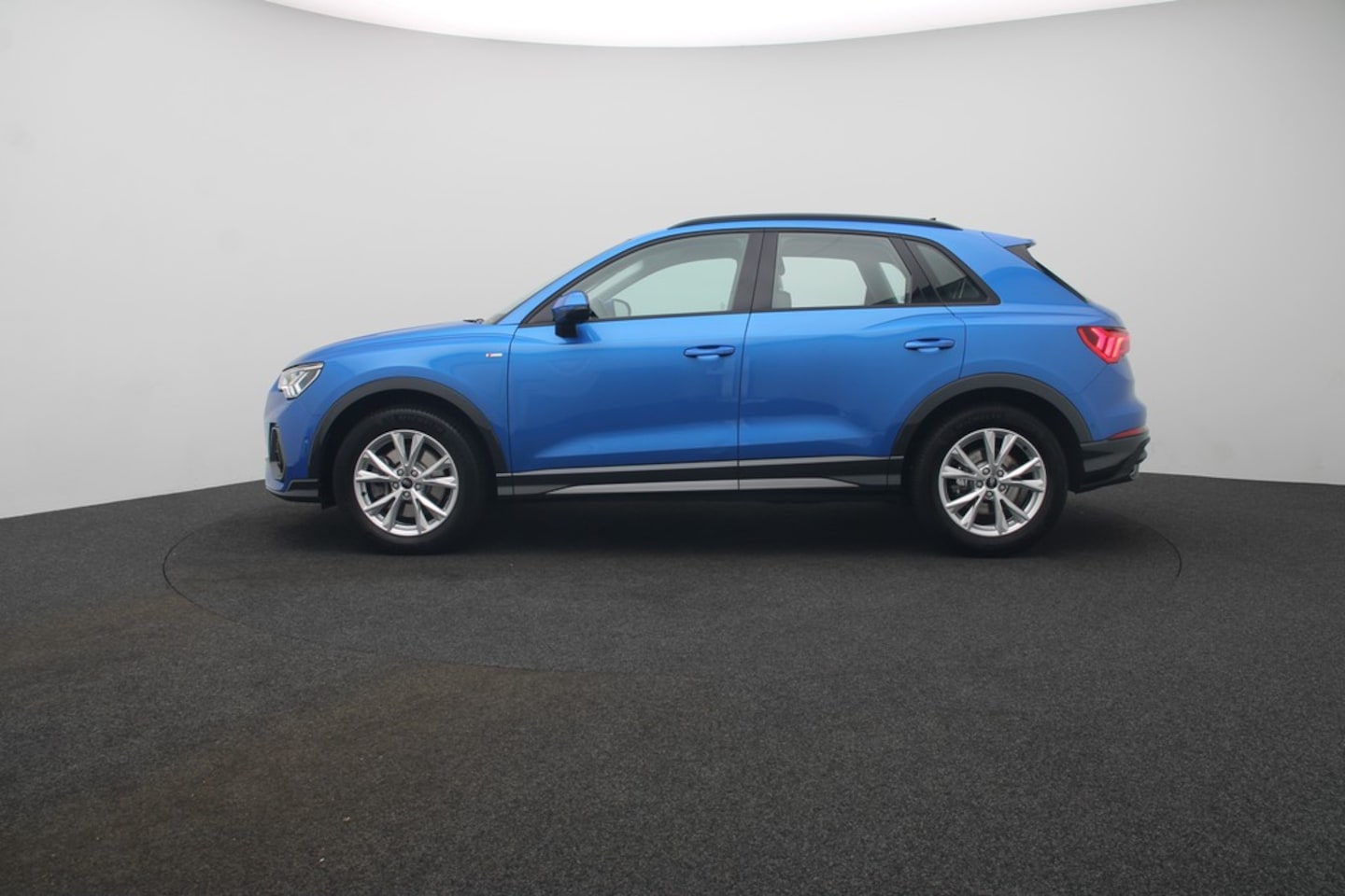 Bild über Audi Q3 S line 45 TFSI quattro S tronic - für weitere Informationen kontaktieren Sie den Audi Partner
