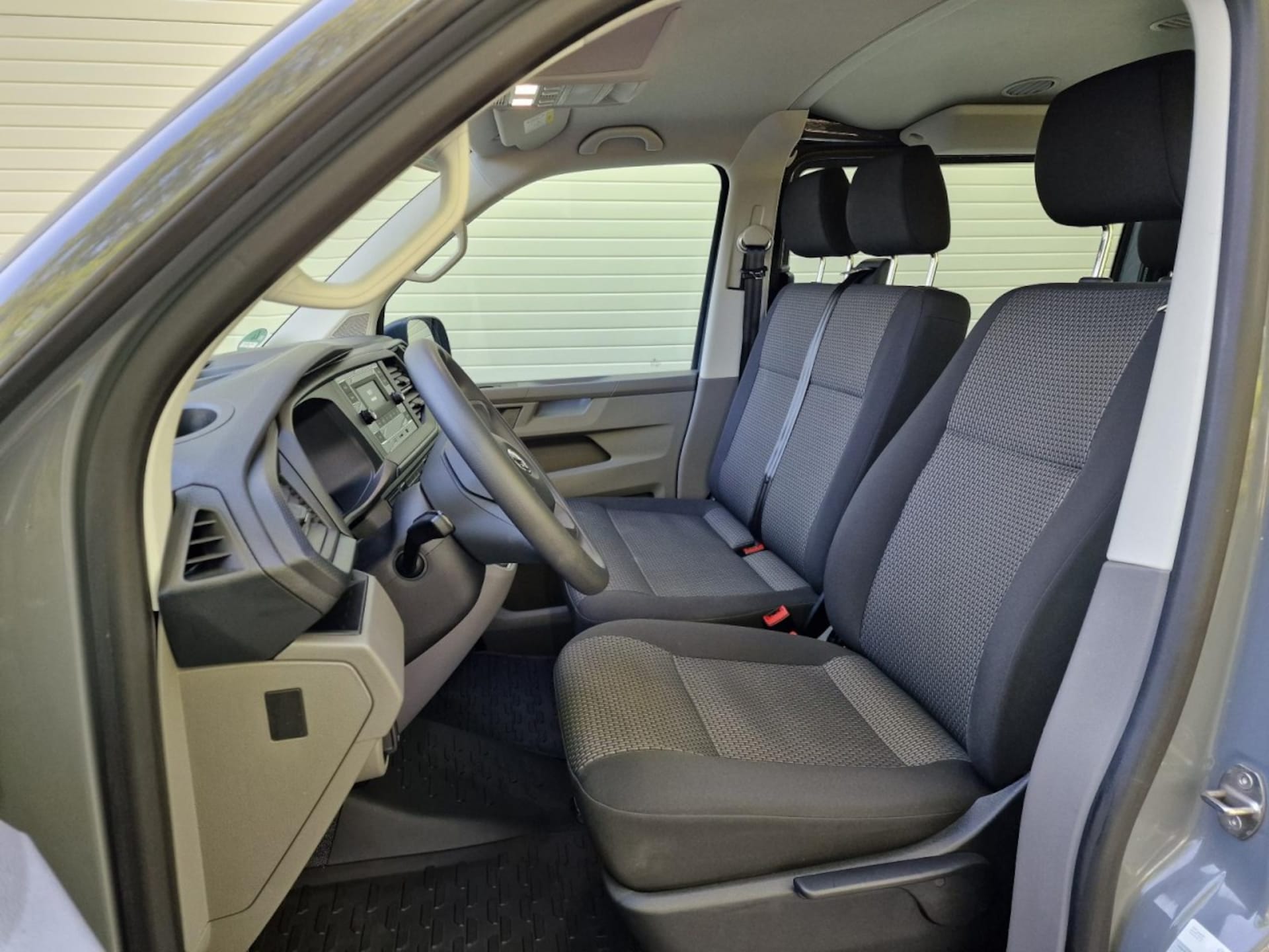 Volkswagen T6.1 Transporter Kombi langer Radstand