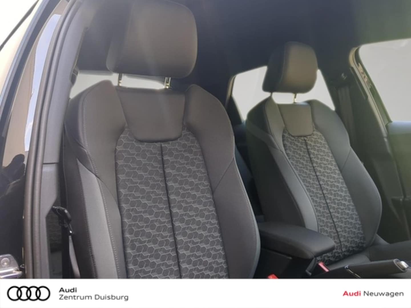 Bild über Audi A1 Sportback advanced 30 TFSI S tronic - für weitere Informationen kontaktieren Sie den Audi Partner