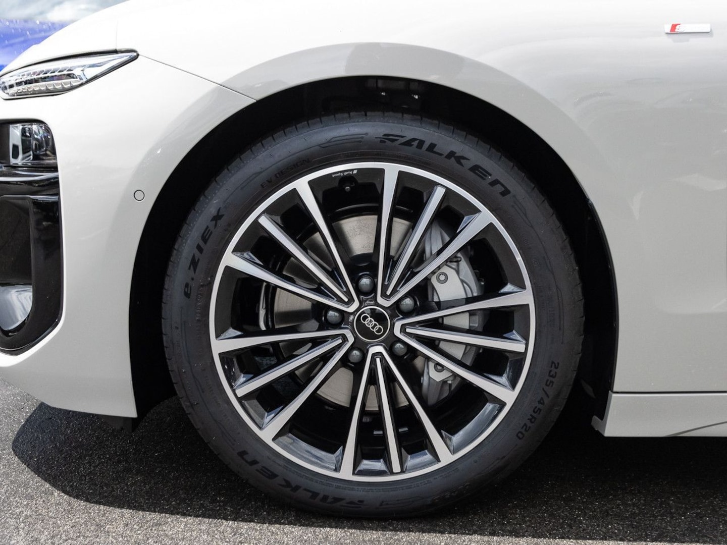 Bild über Audi A6 Avant e-tron S line business e-tron performance 270 kW - für weitere Informationen kontaktieren Sie den Audi Partner
