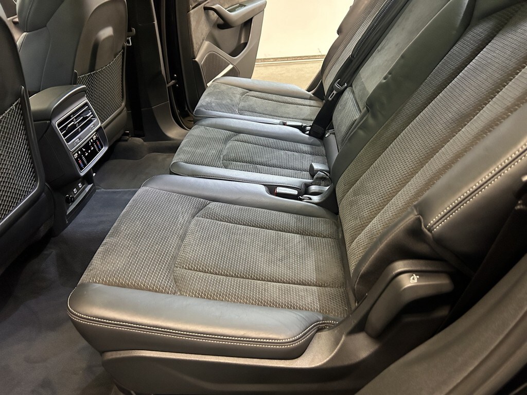 Image about Audi SQ7 TFSI quattro tiptronic